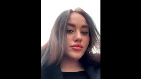 Media: kirasunshine Stripchat 2025-10-24 08:10:00