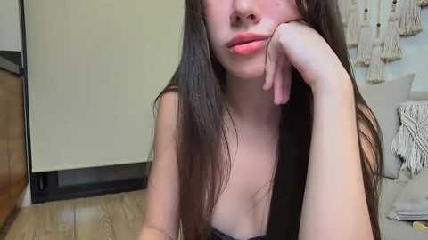 Media: lunarangel_ Stripchat 2025-10-24 04:00:00