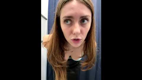 Media: mariid Stripchat 2025-10-24 11:32:00