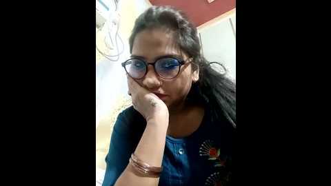 Media: urvashi01224 Stripchat 2025-10-24 05:43:00