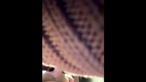 Media: kirasunshine Stripchat 2025-10-26 05:16:00