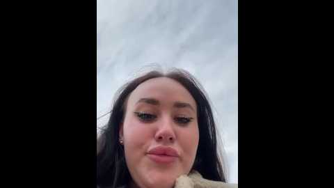 Media: kirasunshine Stripchat 2025-10-26 08:05:00