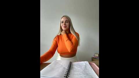 Media: streetdoll Stripchat 2025-10-26 08:35:00