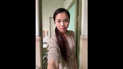 Media: aaaaawhate Stripchat 2025-10-27 09:14:00