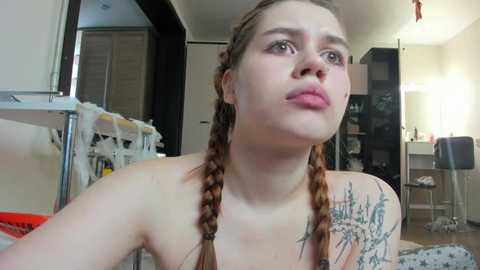 Media: heathernextdoor Stripchat 2025-10-27 06:23:00