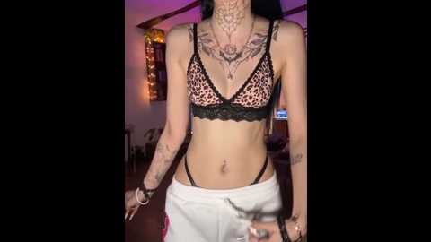 Media: miiaaa_ Stripchat 2025-10-27 16:18:00