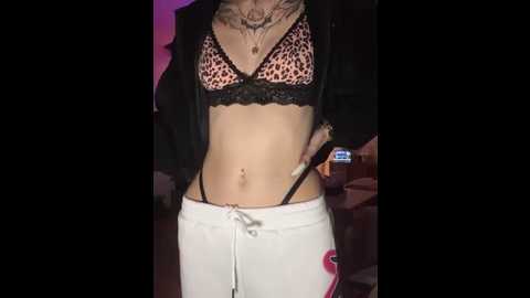 Media: miiaaa_ Stripchat 2025-10-27 19:17:00