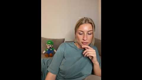 Media: belle98 Stripchat 2025-10-28 15:46:00