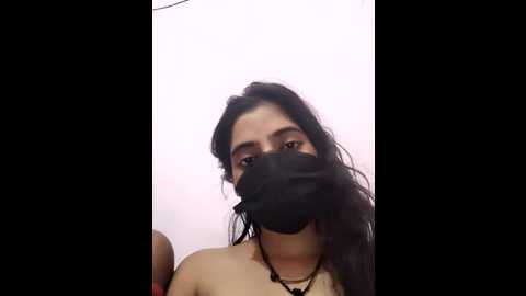 Media: hot_komaal Stripchat 2025-10-28 12:45:00