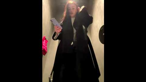 Media: kirasunshine Stripchat 2025-10-28 04:09:00