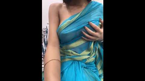 Media: lovely_shakira Stripchat 2025-10-29 22:23:00