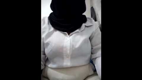 Media: sexyturbanli Stripchat 2025-10-29 14:22:00