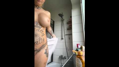 Media: sophi_spice Stripchat 2025-11-01 09:15:00