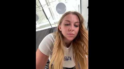 Media: sweet___emily Stripchat 2025-11-07 16:42:00