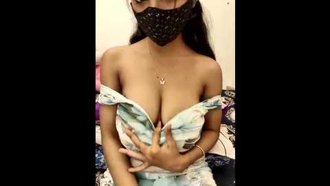 Media: sweets_jaanu Stripchat 2025-11-08 06:58:00