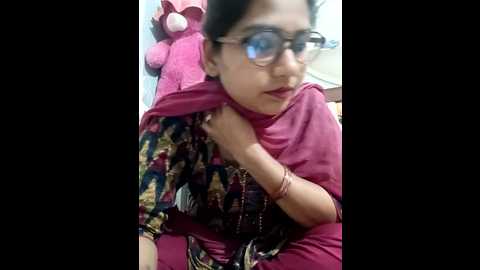 Media: urvashi01224 Stripchat 2025-11-08 09:25:00