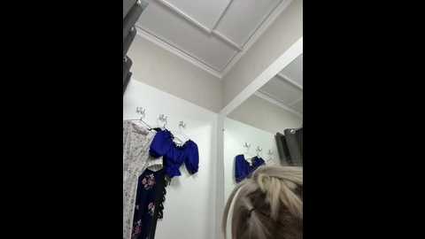 Media: hugeboobsalice Stripchat 2025-11-10 17:46:00