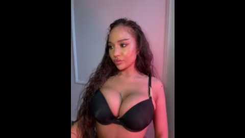 Media: cardisweetbaby Stripchat 2025-11-11 10:02:00