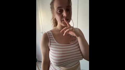 Media: tenderlaglamor Stripchat 2025-11-11 14:14:00