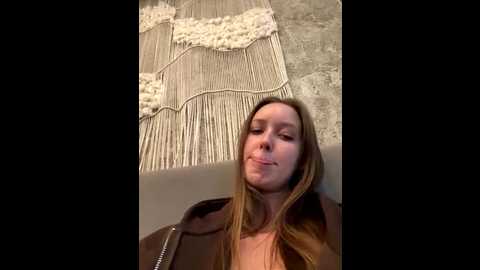 Media: ellirose Stripchat 2025-11-12 09:43:00