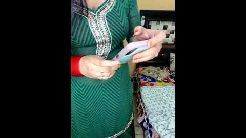 Media: priya_22 Stripchat 2025-11-13 04:29:00