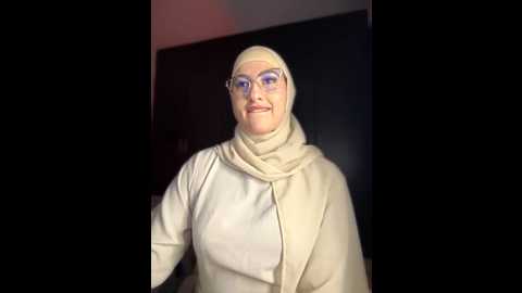 Media: badra_abaid Stripchat 2025-11-14 01:58:00