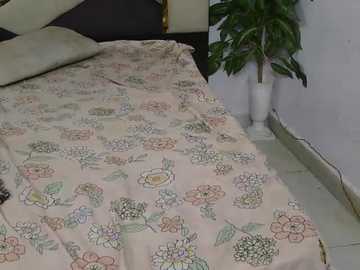 Media: lovelyy_couple Stripchat 2025-11-14 15:40:00