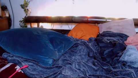 Media: tiny_lolicoon Stripchat 2025-11-14 20:35:00